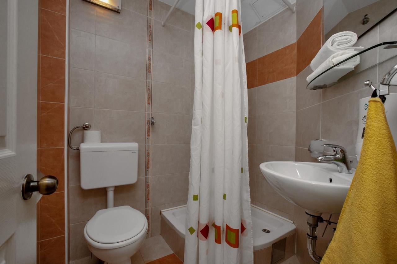 Apartments By The Sea Drasnice, Makarska - 2581 エクステリア 写真