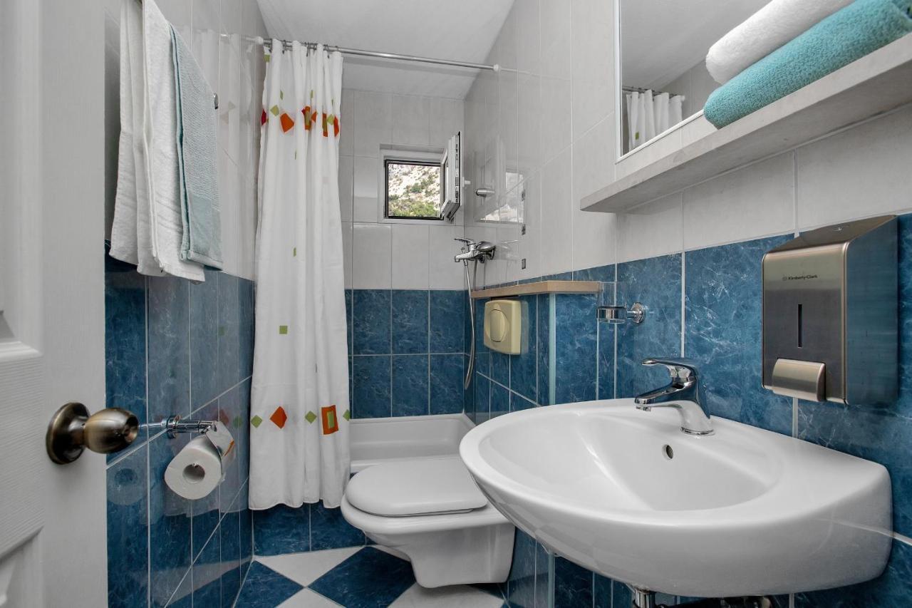 Apartments By The Sea Drasnice, Makarska - 2581 エクステリア 写真